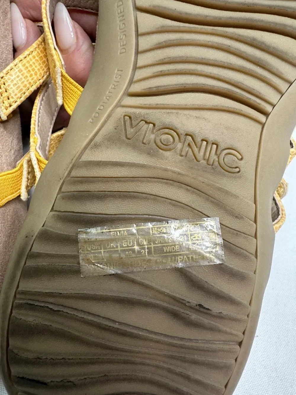 Vionic Yellow Strappy Toe-Post Sandals